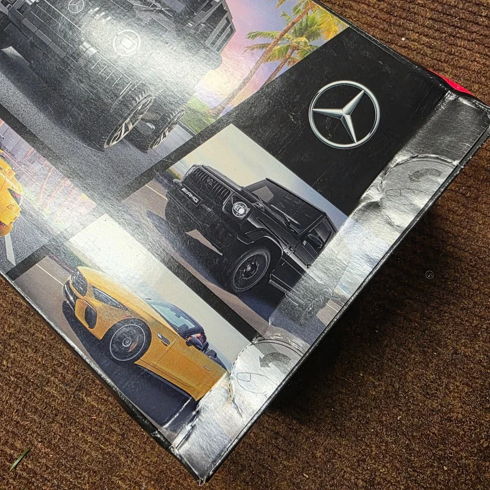 LEGO SPEED CHAMPIONS: Mercedes-AMG G 63 & Mercedes-AMG Sl 63 (76924) Dented box